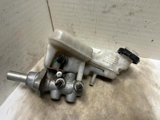 10 TOWN & COUNTRY BRAKE MASTER CYLINDER WITH RESERVOIR TANK