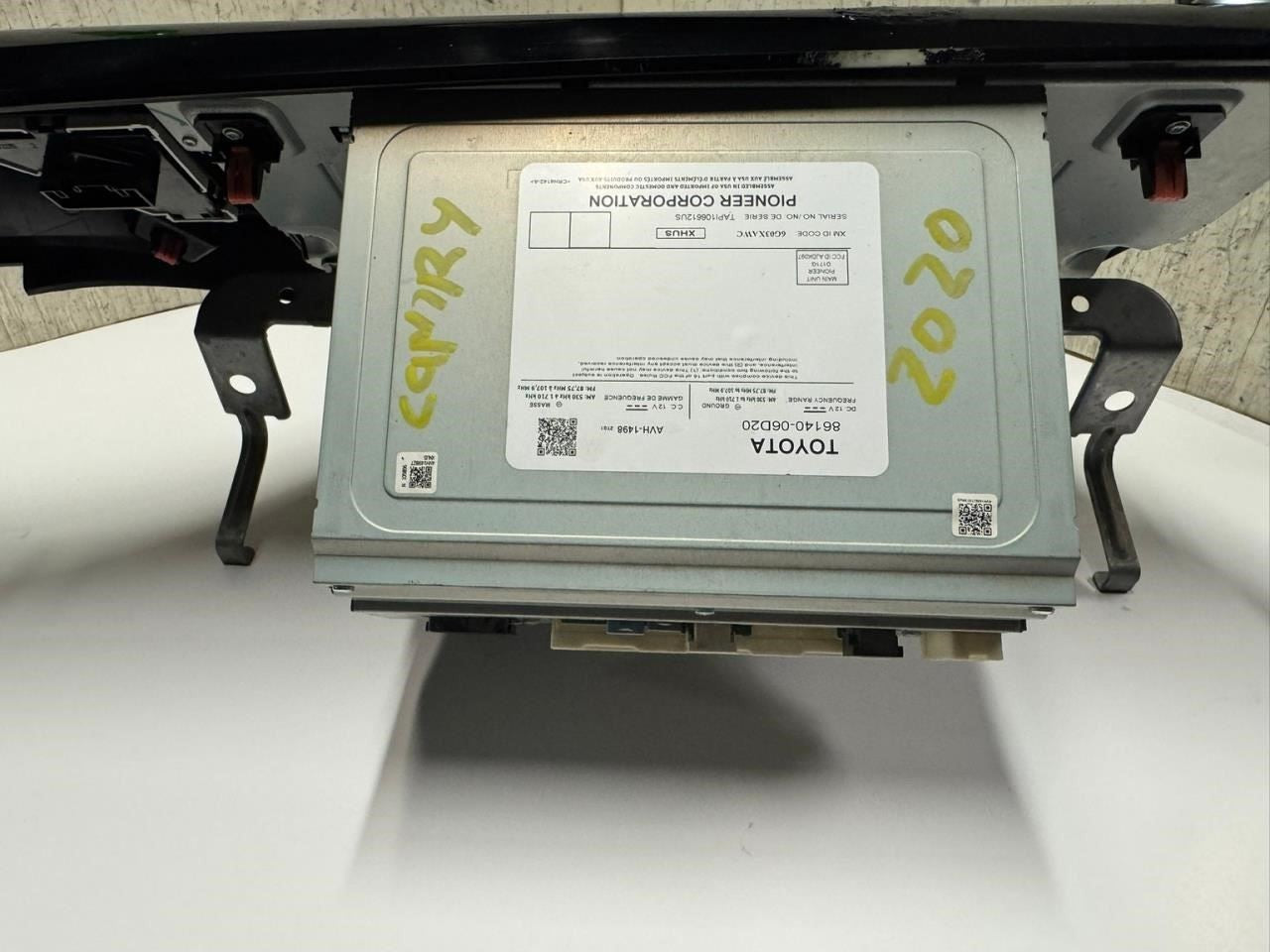 18-20 CAMRY Radio Receiver Stereo Touchscreen CD Player OEM - 86140-06D20