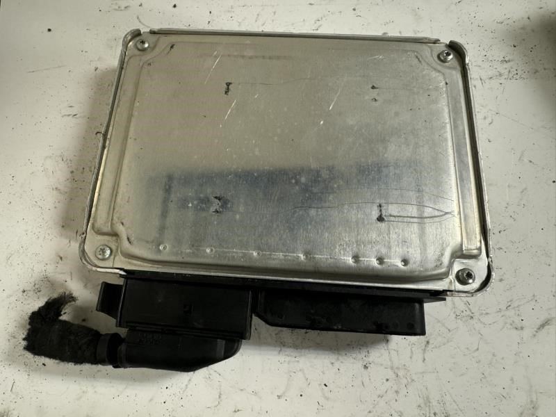 05 AUDI A4 Engine Control Module Computer ECU ECM PCM - 8E1 909 559 B