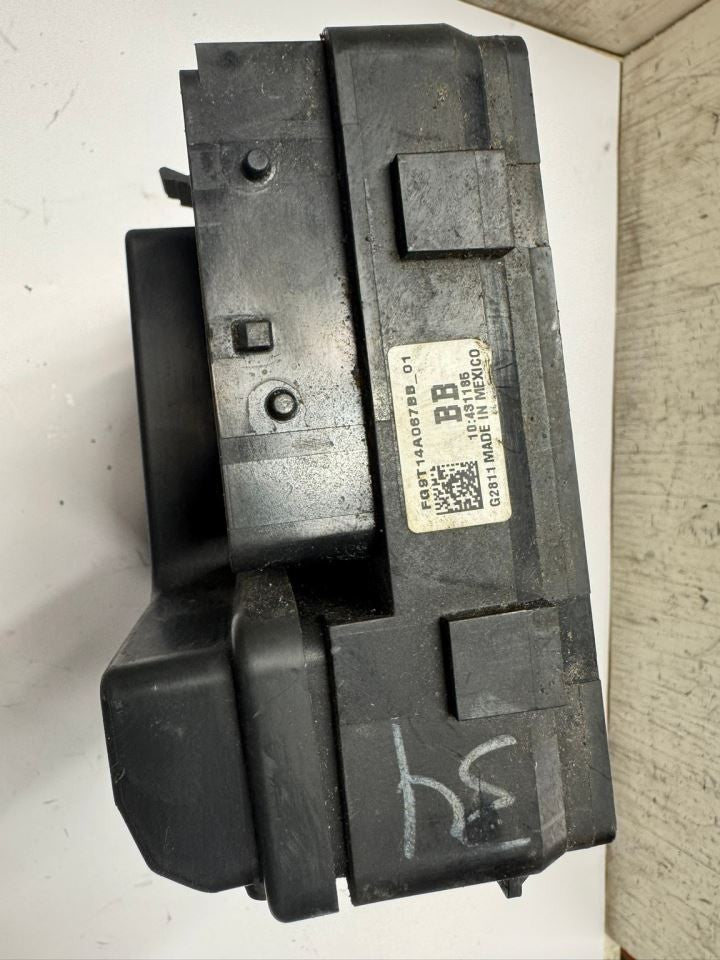 15-16 FUSION Fuse Relay Box - FG9T14A067BB