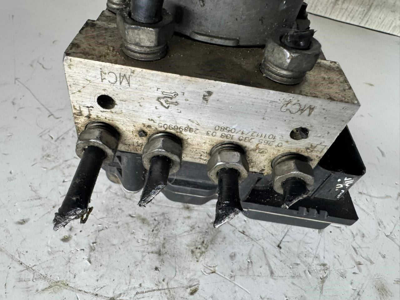 09-14 ESCALADE ABS Pump Anti Lock Brake Module - 20896905