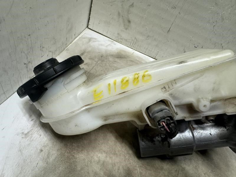 20 CIVIC BRAKE MASTER CYLINDER WITH RESERVOIR TANK