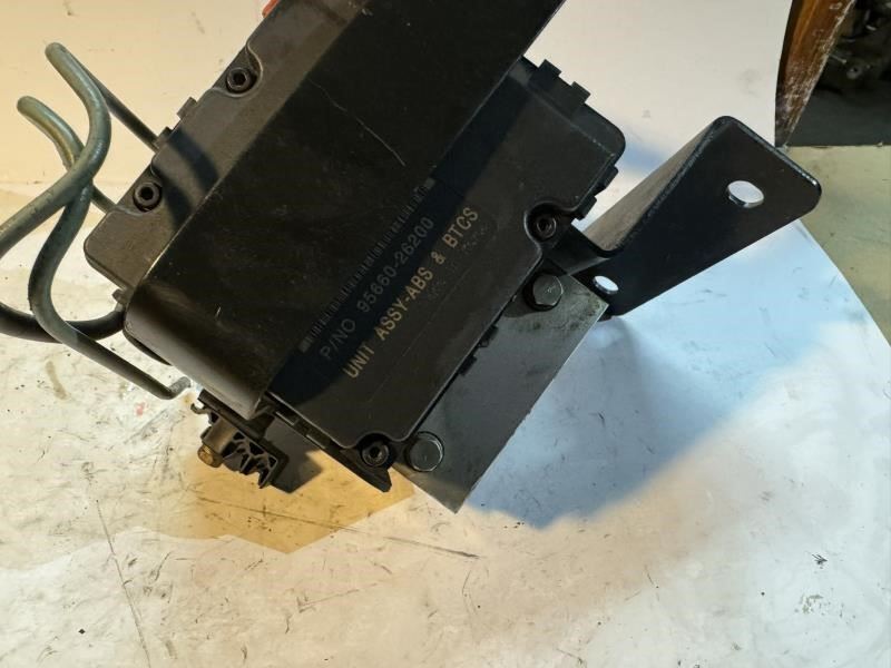 01-04 SANTA FE ANTI LOCK BRAKE ABS CONTROL MODULE- 58900-26070