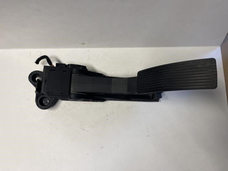 2007 MERCEDES R500 GAS THROTTLE PEDAL ACCELARATOR- A1643000004