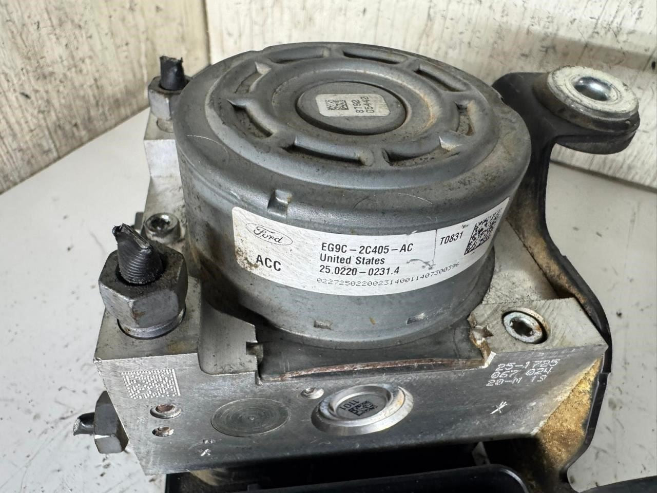 14-16 FUSION ABS Pump Anti Lock Brake Module - EG9C-2C405-AC