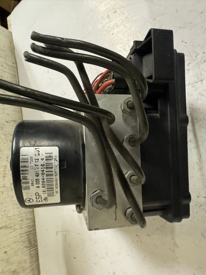03-05 MERCEDES C230 ABS Pump Anti Lock Brake Module - A 005 431 07 12 