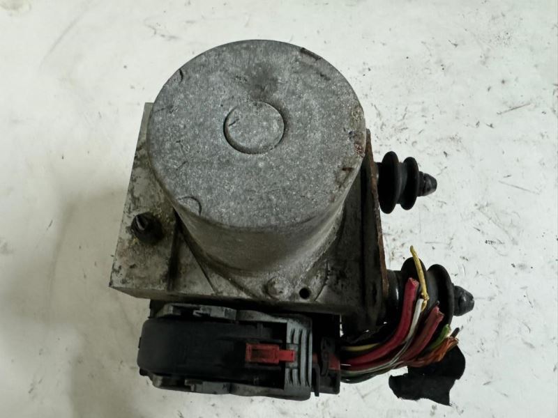 13 AUDI A4 Anti Lock Brake System ABS Pump Module  - 8K0 907 379 CK