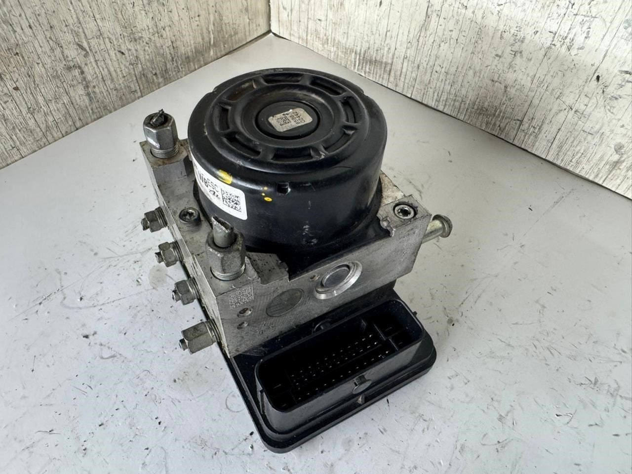 14-19 VERSA ABS Pump Anti Lock Brake Module - 47660 3WC0B