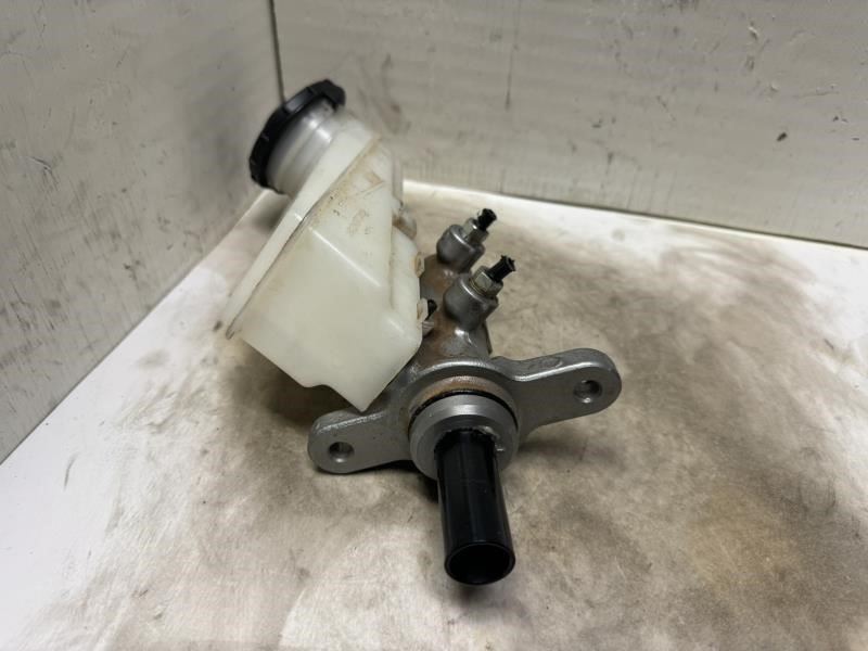 22 CIVIC BRAKE MASTER CYLINDER WITH RESERVOIR TANK