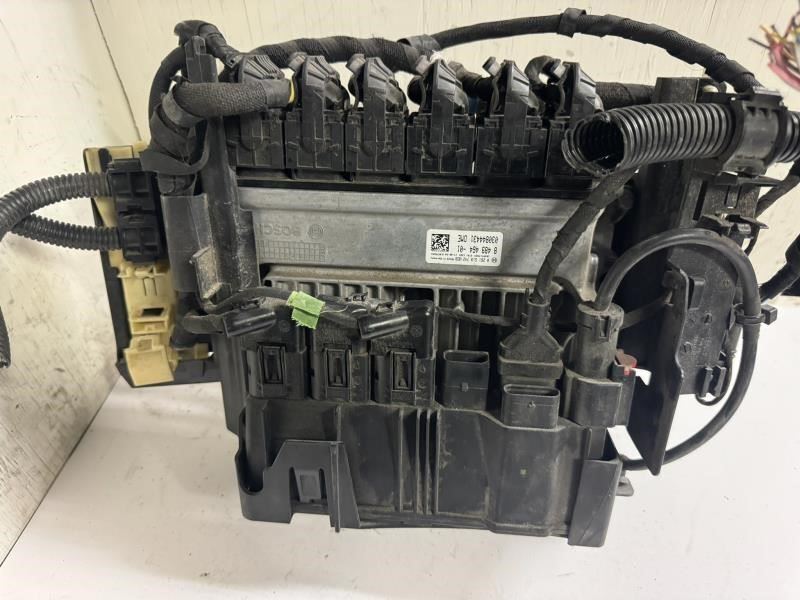 17-18 BMW 530i Engine Control Module Computer ECU ECM PCM - 8 489 464