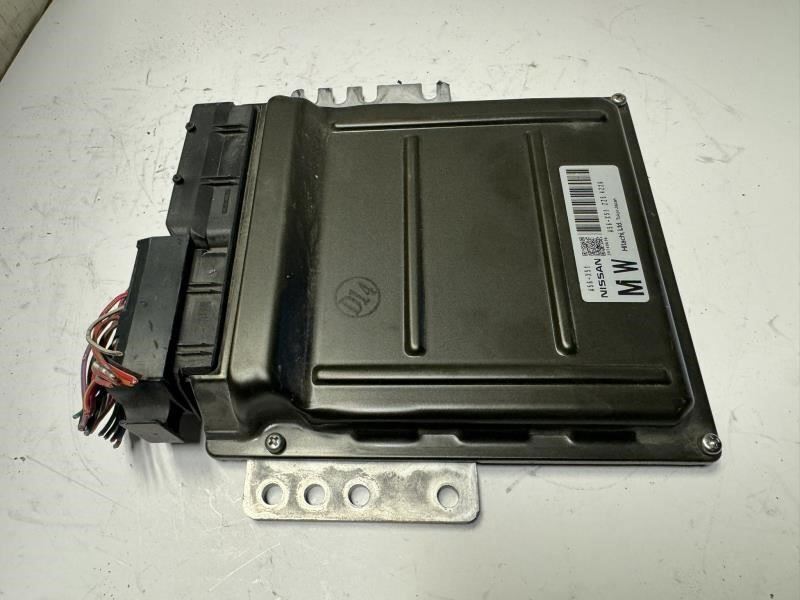 06 MAZDA 3 Engine Control Module Computer ECU ECM PCM - LFL8 18 881B