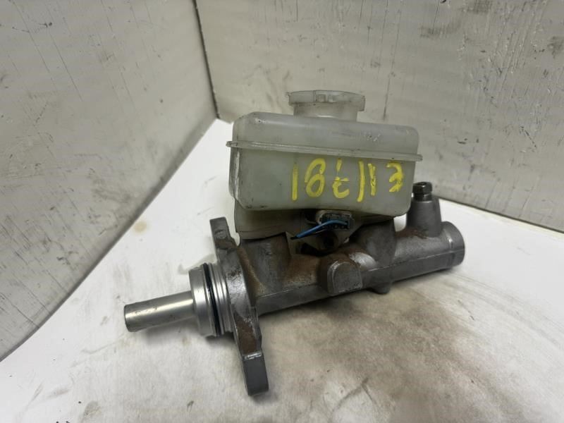 08-14 IMPREZA BRAKE MASTER CYLINDER WITH RESERVOIR TANK