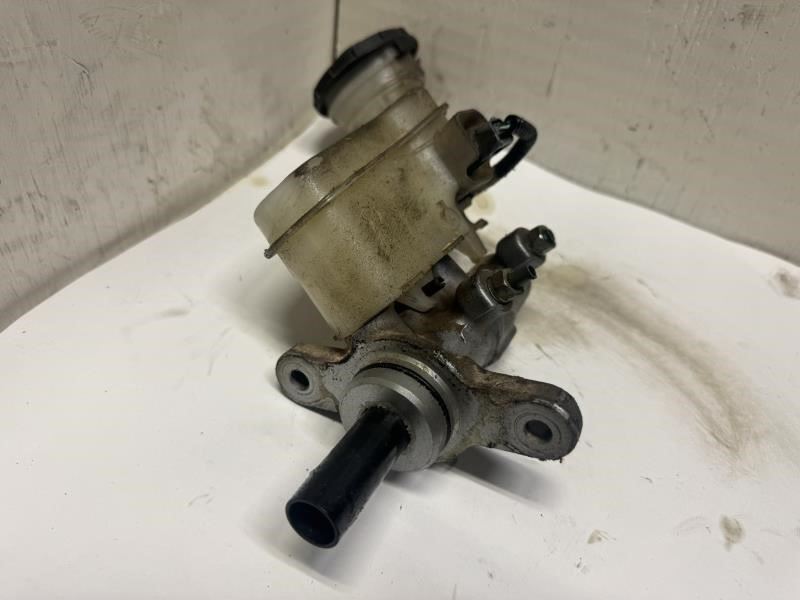 15-19 FIT BRAKE MASTER CYLINDER WITH RESERVOIR TANK