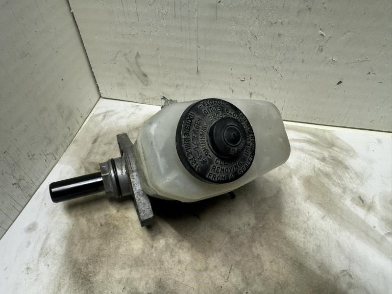 05-08 TACOMA BRAKE MASTER CYLINDER WITH RESERVOIR TANK