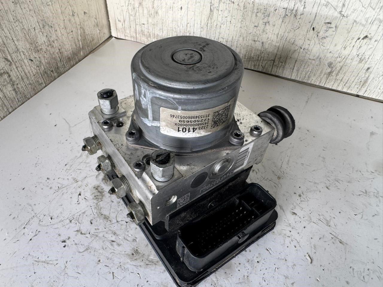 14-16 IMPALA ABS Pump Anti Lock Brake Module - 23234098