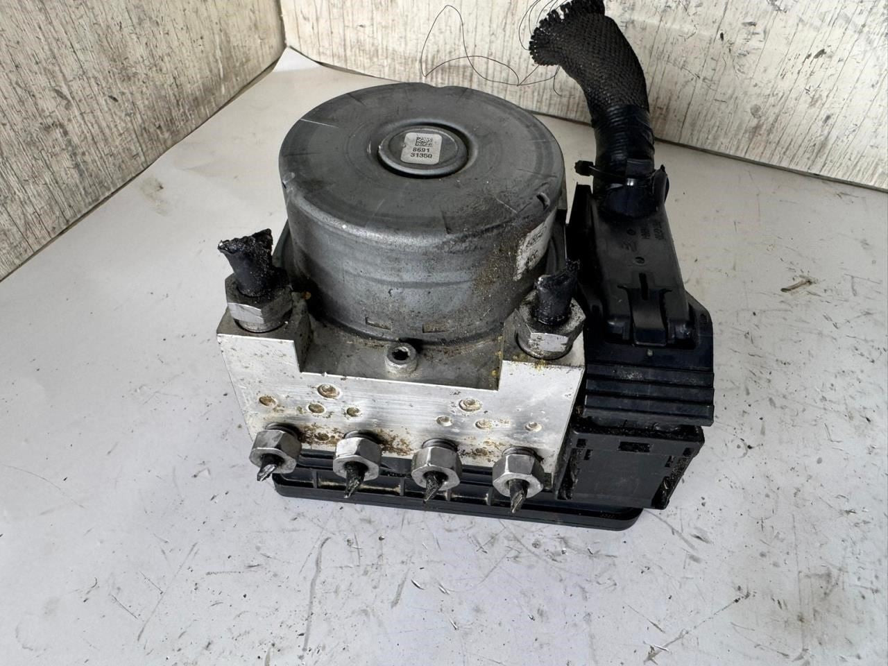 2016 MKC ABS Pump Anti Lock Brake Module - EJ7C-2C405-AK