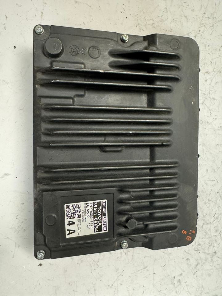 2018 CAMRY Engine Control Module Computer ECU ECM PCM - 89661-06X54