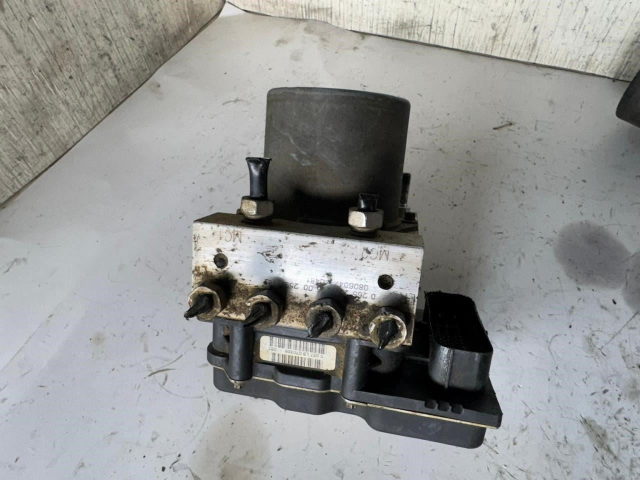 09-13 TAHOE ABS Pump Anti Lock Brake Module - 25913882