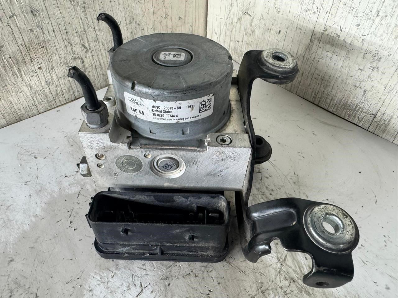17-18 FUSION ABS Pump Anti Lock Brake Module - HG9C-2B373-BH