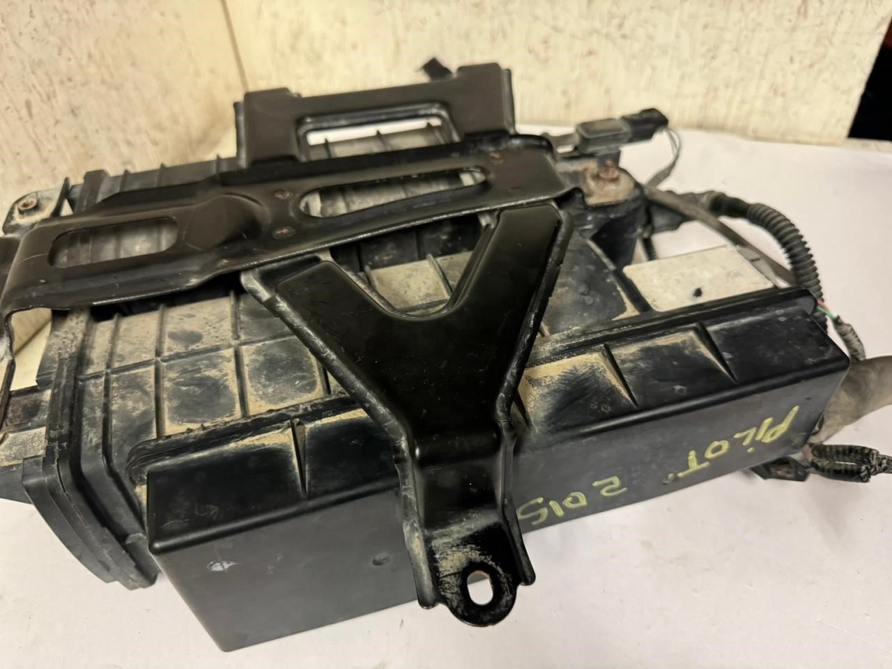12-15 PILOT Fuse Box 