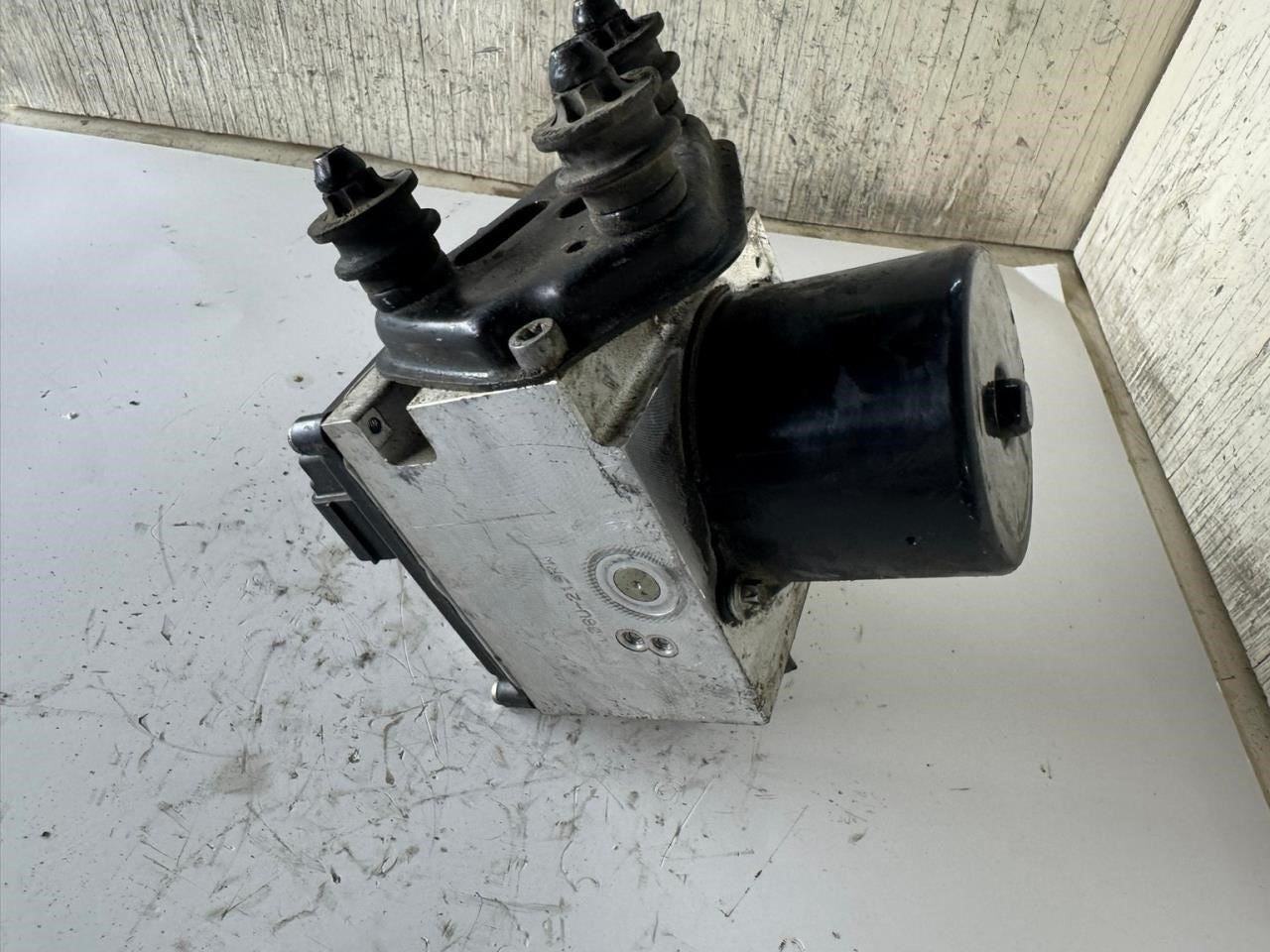 2008 PASSAT ABS Pump Anti Lock Brake Module - 16431602-C