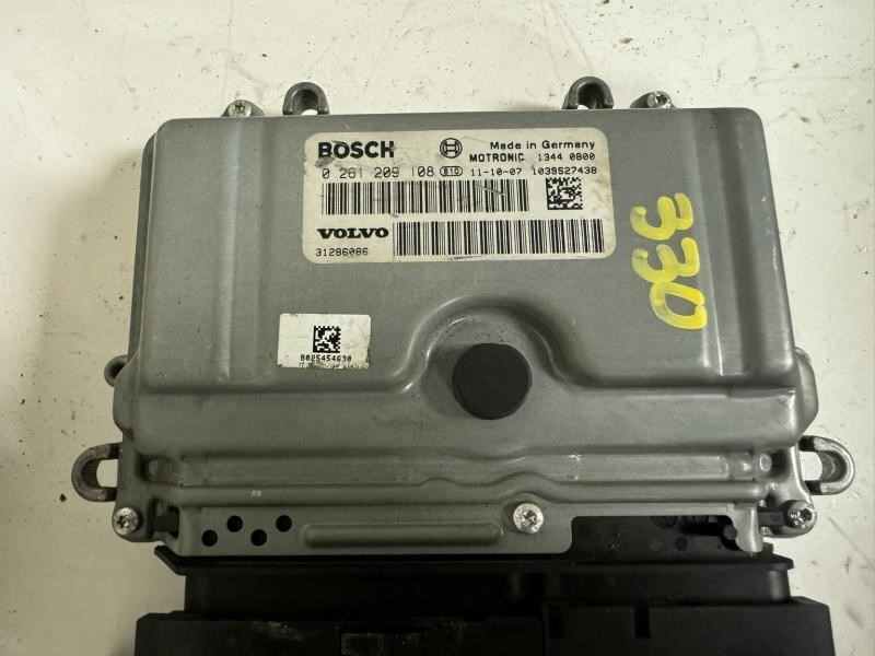 12 VOLVO 60 SERIES Engine Control Module Computer ECU ECM PCM - 0 261 209 108