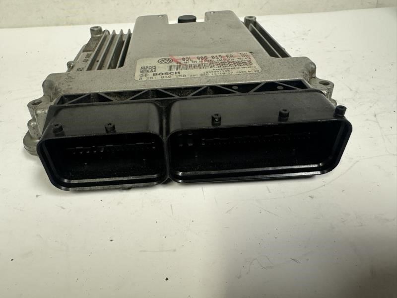 13-14 BEETLE ENGINE CONTROL MODULE COMPUTER ECU ECM- 03L906019KA; 03L 906 019 KA