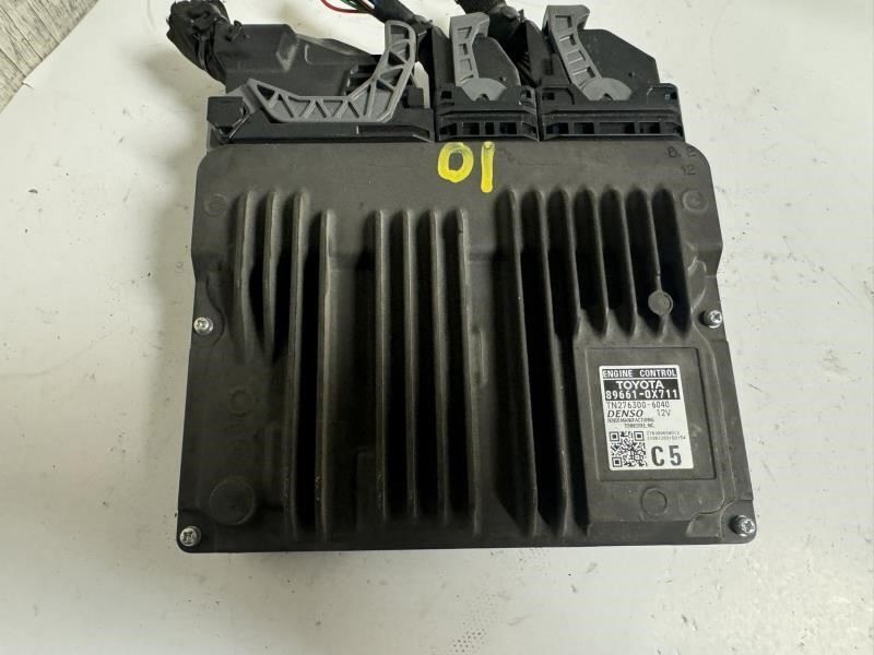 21 CAMRY  Engine Control Module Computer ECU ECM PCM - 89661-0X711