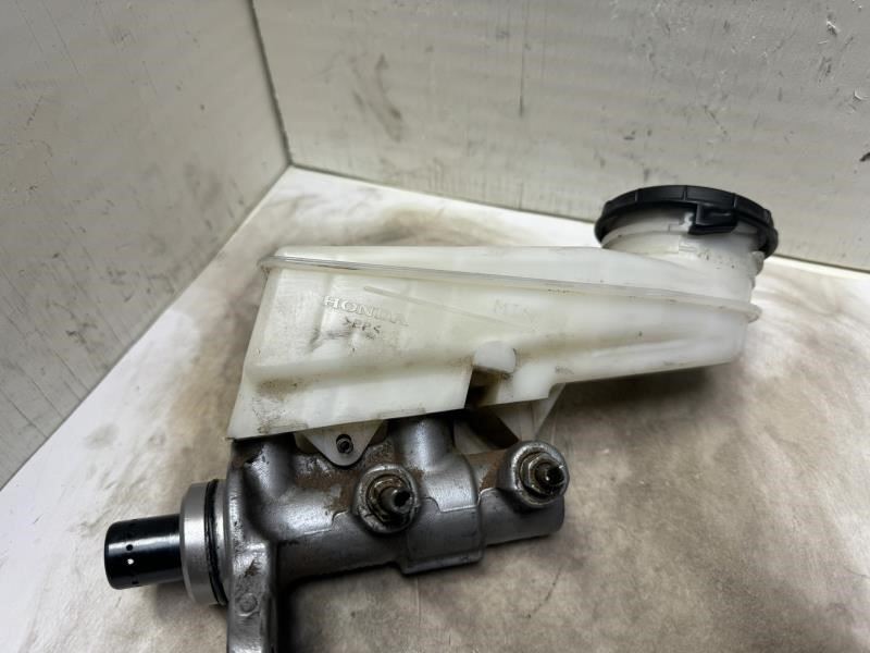 20 CIVIC BRAKE MASTER CYLINDER WITH RESERVOIR TANK