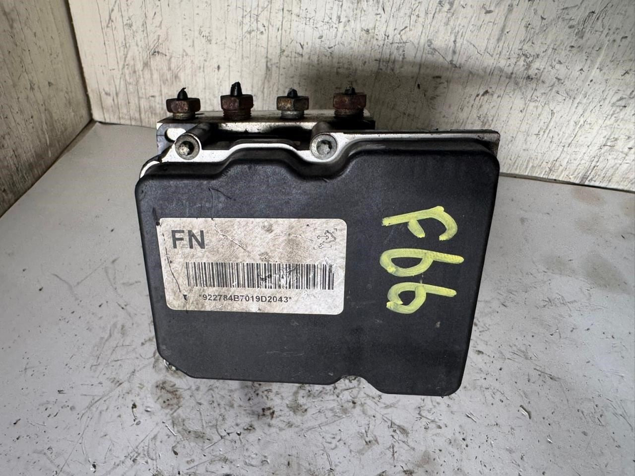 2008 OUTLOOK ABS Pump Anti Lock Brake Module - 25812784