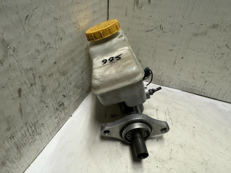 2005 XTERRA BRAKE MASTER CYLINDER