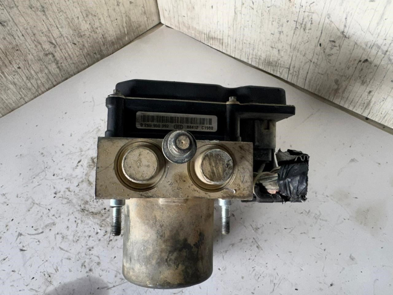 2002 TAHOE ABS Pump Anti Lock Brake Module - 25913883