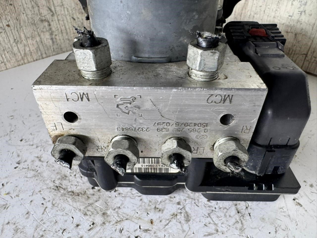 2014 TRAVERSE ABS Pump Anti Lock Brake Module - 23276843