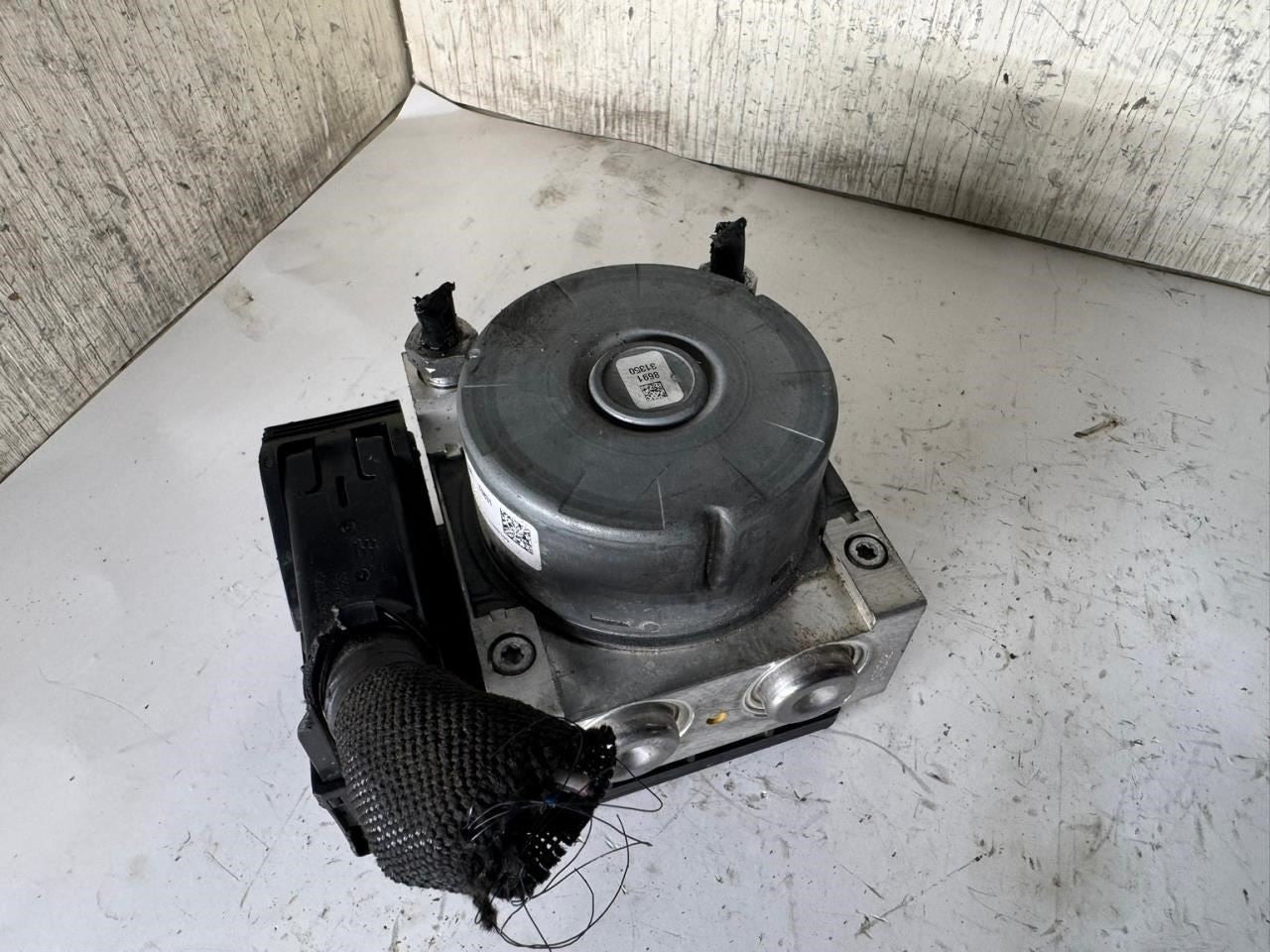 2016 MKC ABS Pump Anti Lock Brake Module - EJ7C-2C405-AK