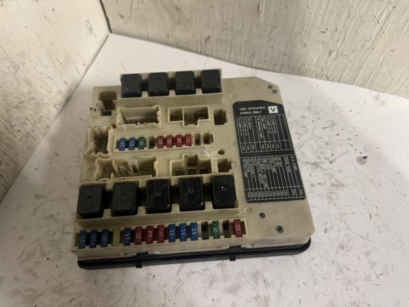 08 ROGUE Cabin Fuse Box 