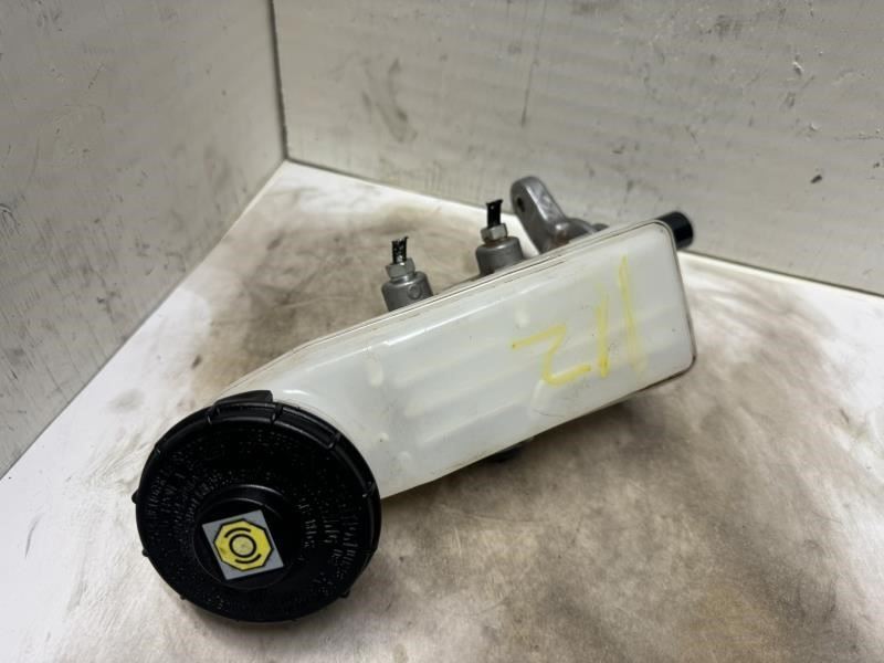 22 CIVIC BRAKE MASTER CYLINDER WITH RESERVOIR TANK