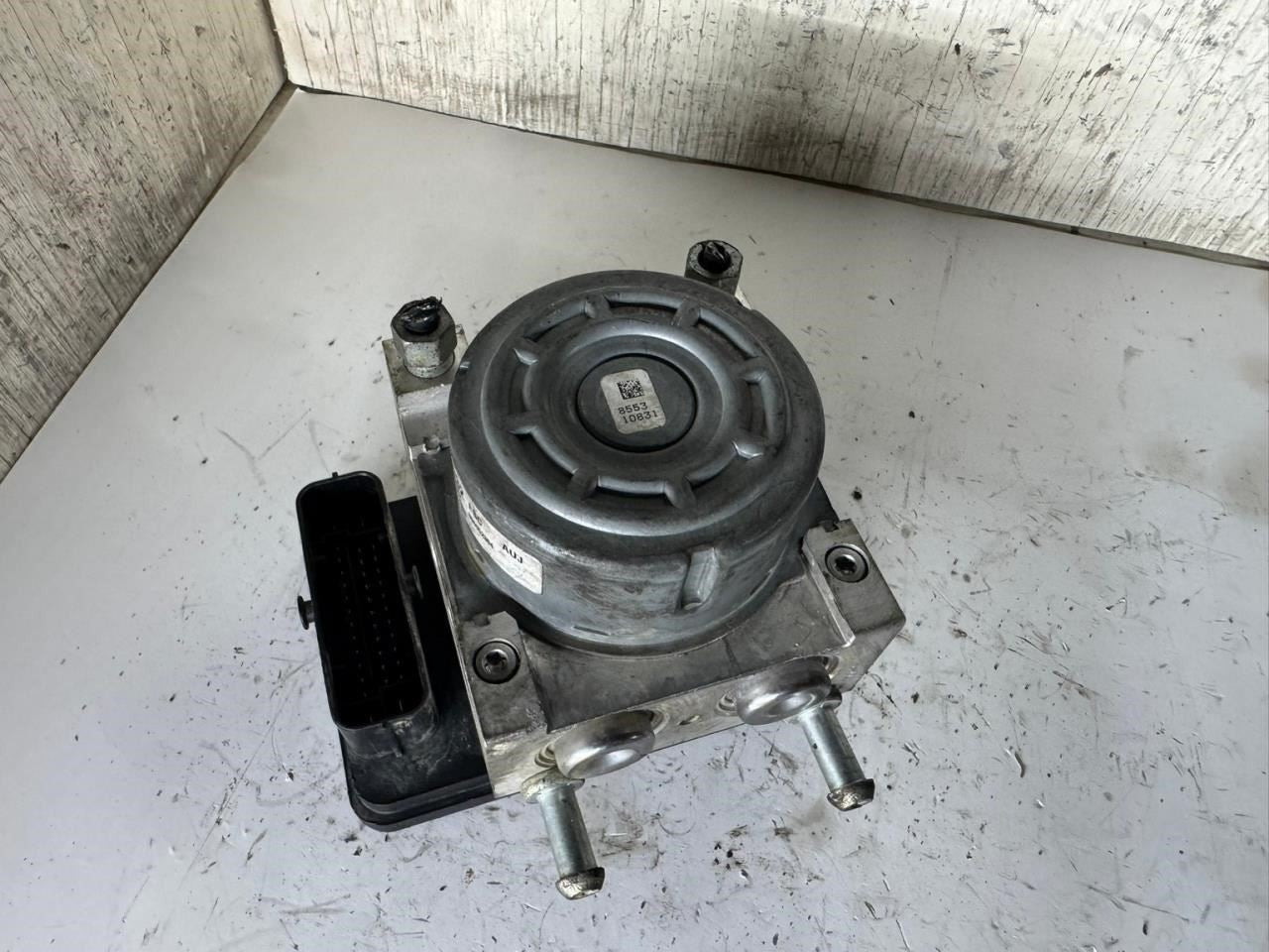13-14 XTS ABS Pump Anti Lock Brake Module - 23105132