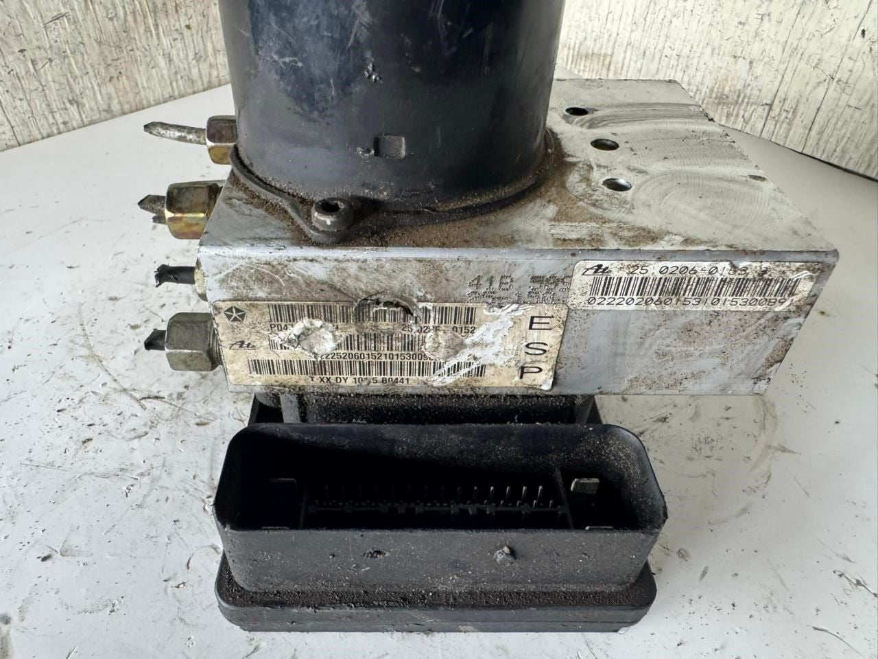 05-07 CHRYSLER 300 ABS Pump Anti Lock Brake Module - 00401231C4