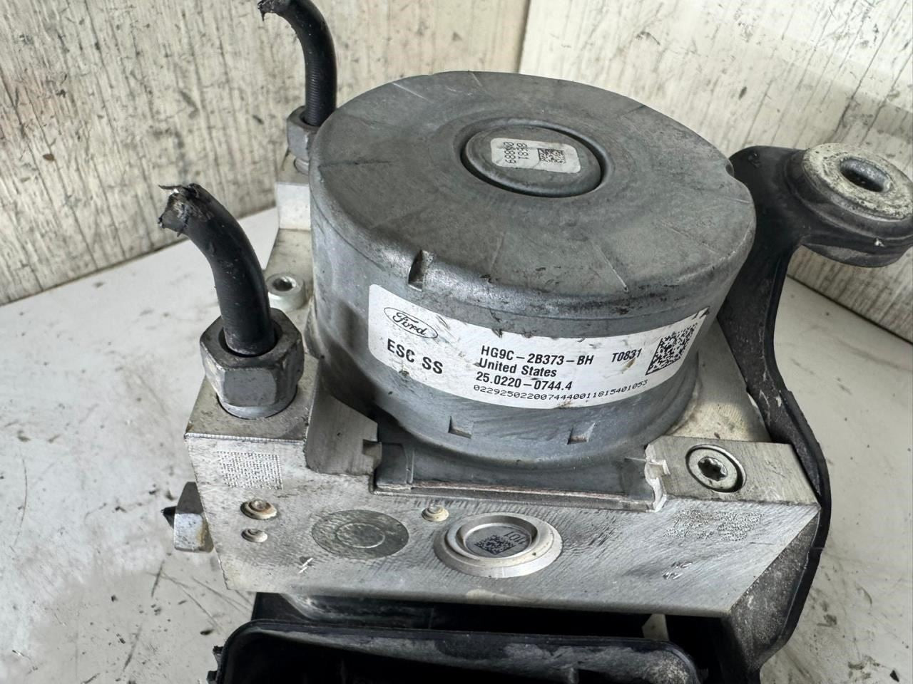 17-18 FUSION ABS Pump Anti Lock Brake Module - HG9C-2B373-BH