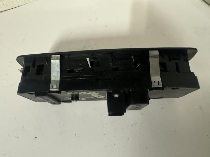 15-19 Chrysler 300 Switch Assembly Power Window Master - P68262253AC