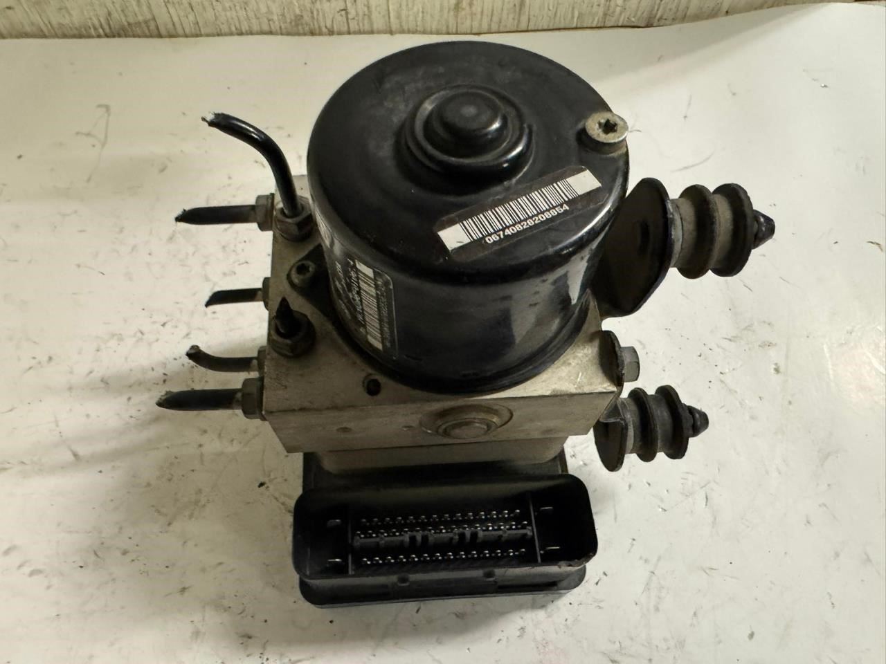 2005 JETTA ABS Pump Anti Lock Brake Module - 1K0 614 517 H