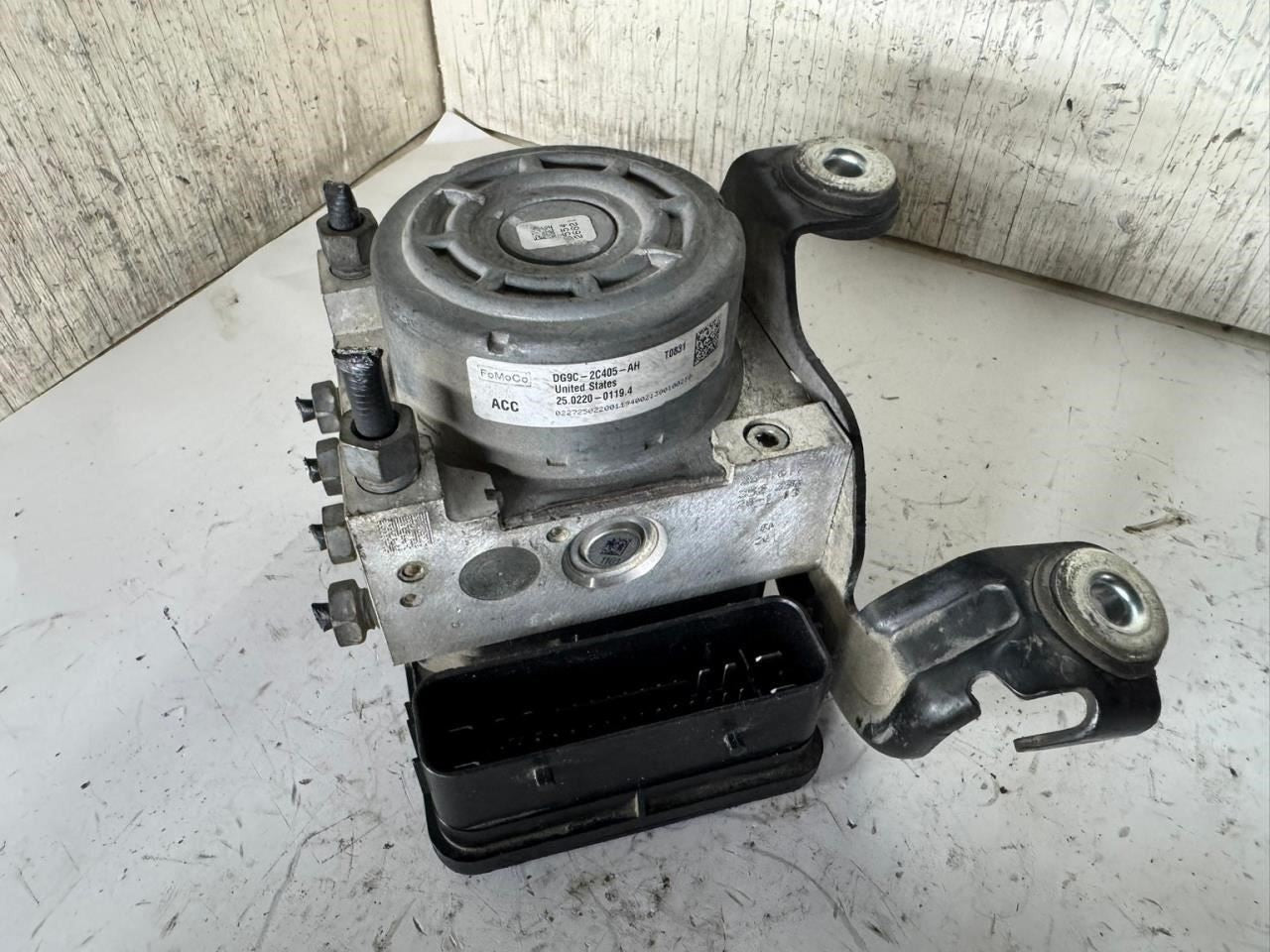 2013 FUSION ABS Pump Anti Lock Brake Module - DG9C-2C405-AH