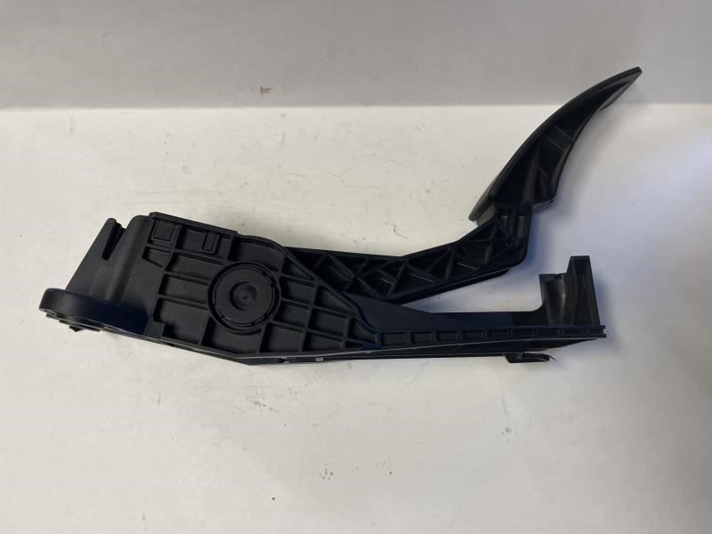 2007 MERCEDES R500 GAS THROTTLE PEDAL ACCELARATOR- A1643000004