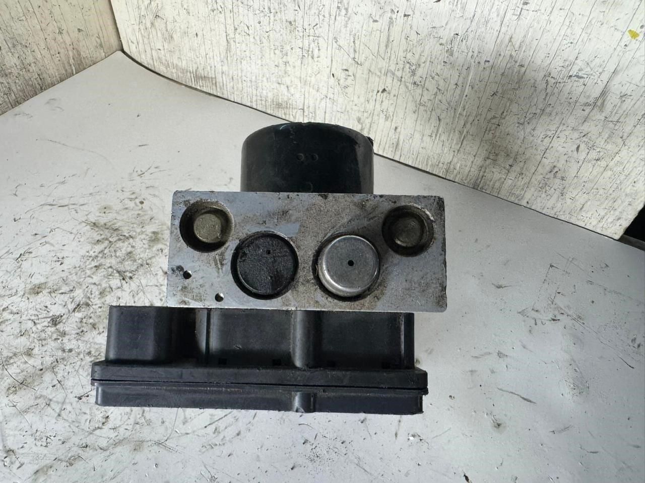 05-07 CHRYSLER 300 ABS Pump Anti Lock Brake Module - 00401231C4
