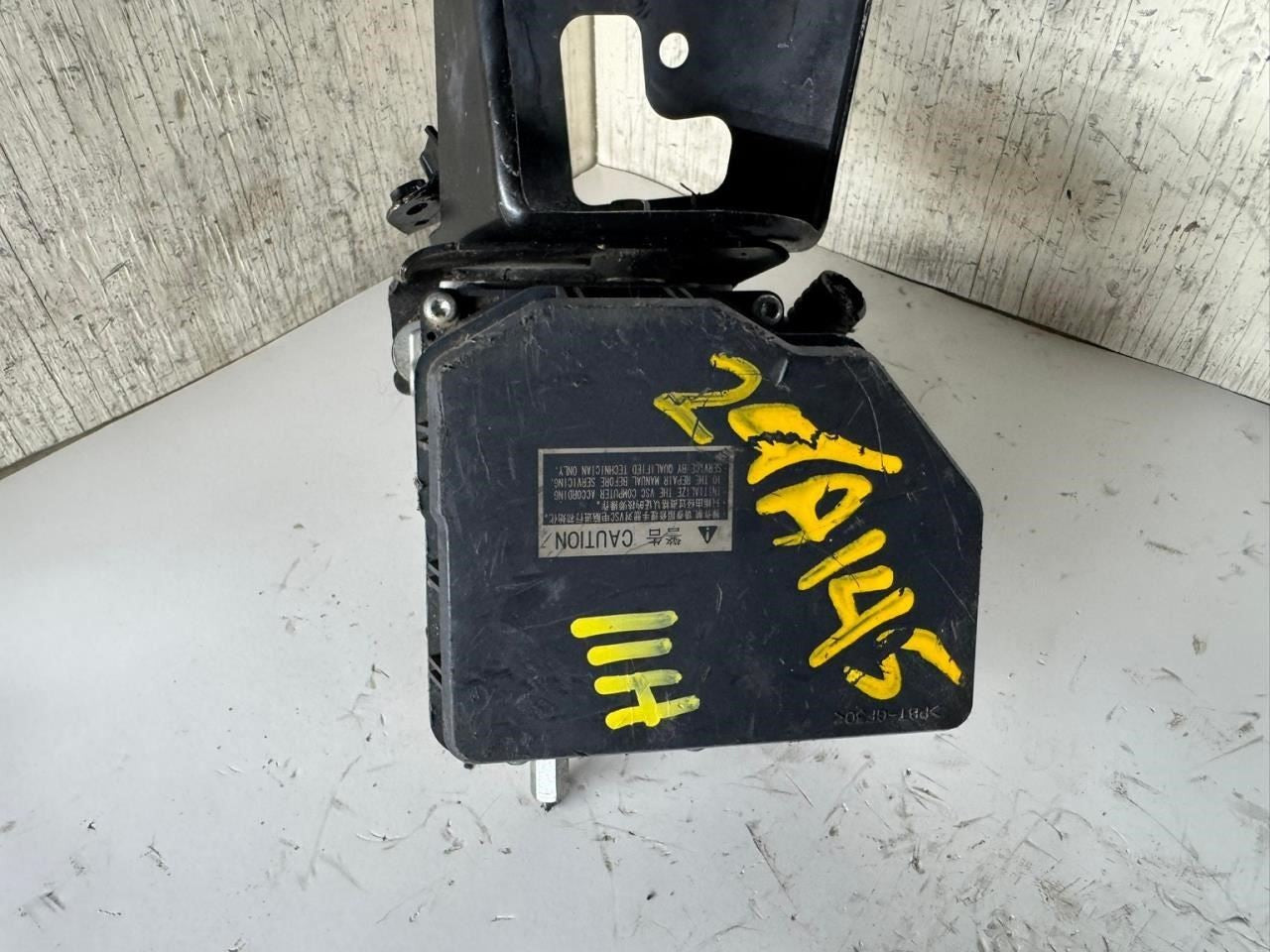 2008 HIGHLANDER ABS Pump Anti Lock Brake Module - 44540-48220; 89541-48220