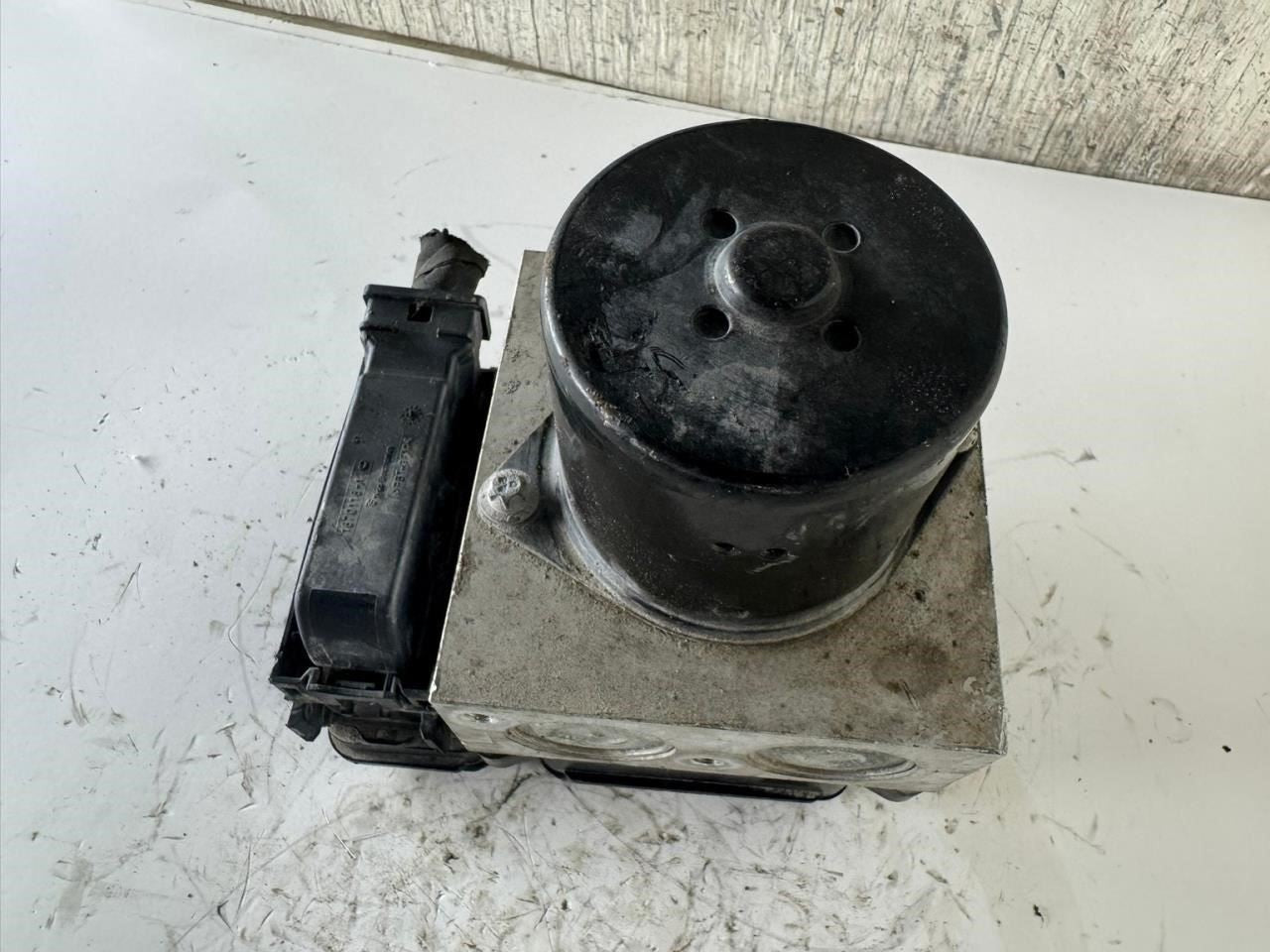 13-16 MALIBU ABS Pump Anti Lock Brake Module - 22971448