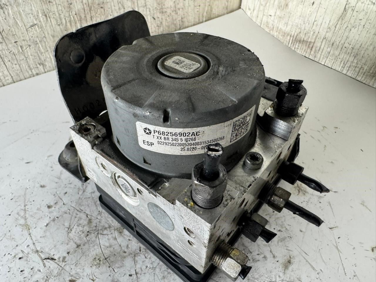 14-16 DART ABS Pump Anti Lock Brake Module - P68256902AC
