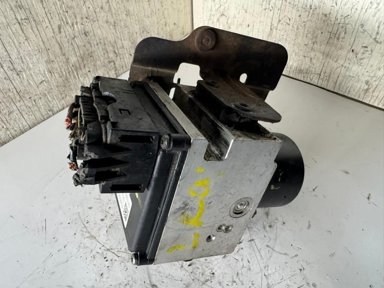 2009 MALIBU ABS Pump Anti Lock Brake Module - 25928254