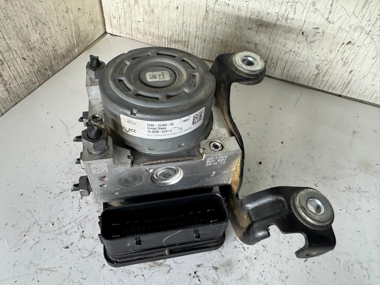 14-16 FUSION ABS Pump Anti Lock Brake Module - EG9C-2C405-AC