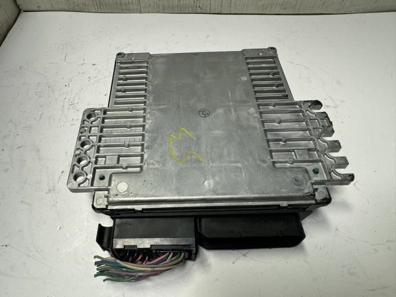 06 MAZDA 3 Engine Control Module Computer ECU ECM PCM - LFL8 18 881B